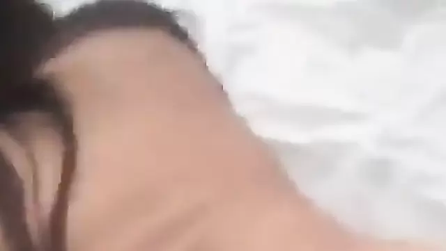 قذف قرغيزستاني رياضي من الخلف
